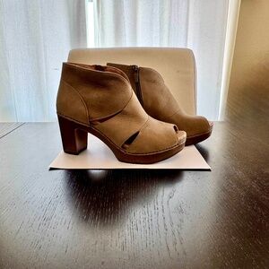 Dansko Delphina Peep Toe Platform Block Heels / Booties